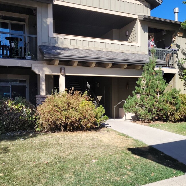 Building Photo - Ranch Landing Condo - Half off 1st month's...