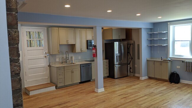 Foto del edificio - 1206 W Jarvis Ave