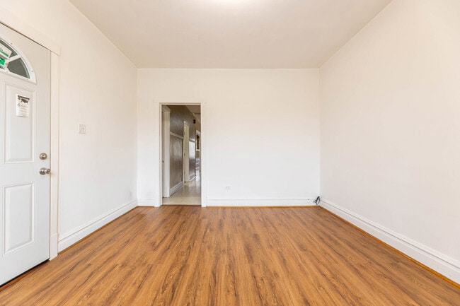 Foto del edificio - 2630 W 42nd St