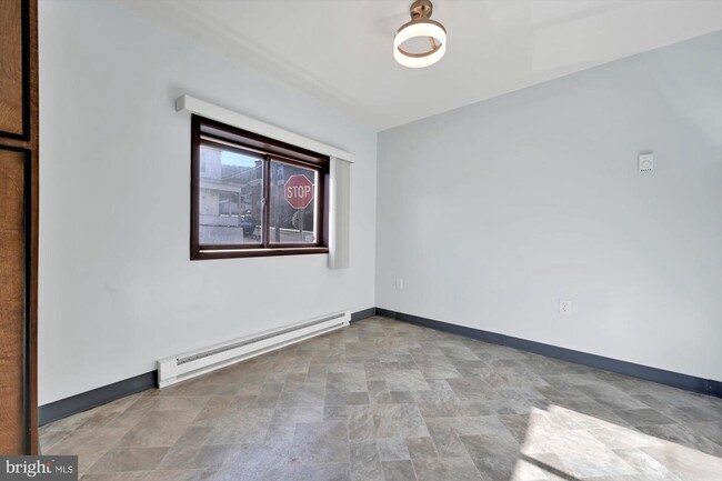 Building Photo - 1039 Walnut St