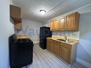 Building Photo - 940 Pleasant St
