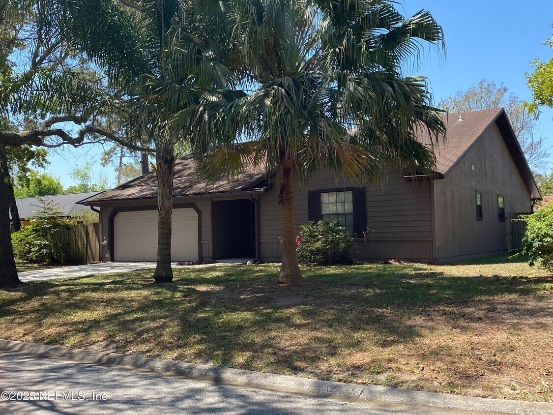 Foto principal - 12924 Tree Way Ln