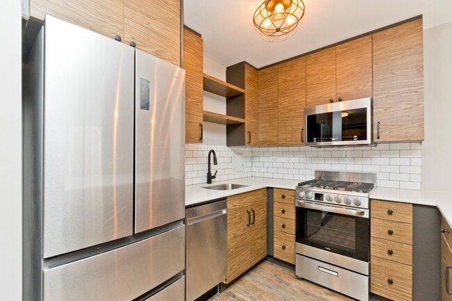 Building Photo - 522 W Wrightwood Ave
