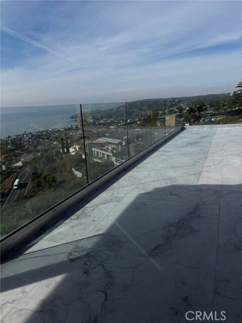 Foto del edificio - 1055 Summit Dr
