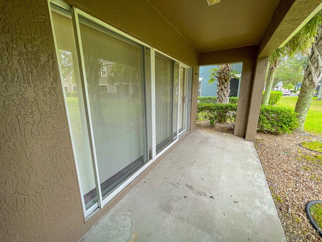 Building Photo - Beautiful 2 Bedroom Townhouse Style Condo ...