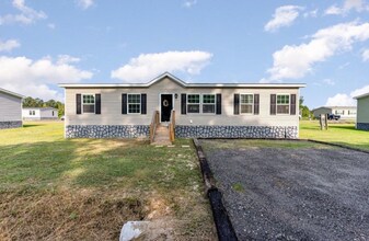 Building Photo - 3824 Wayside Rd