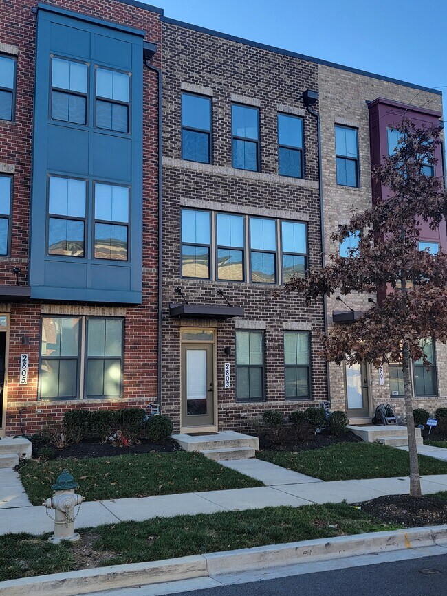 Building Photo - 2803 Lewis Ave