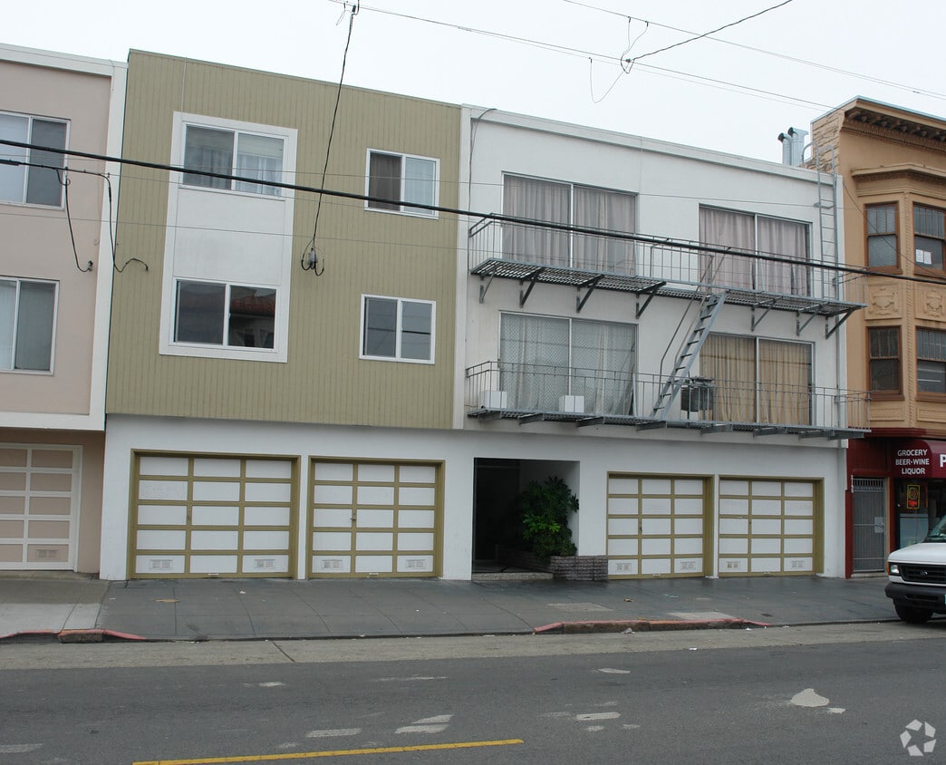 Building Photo - 2141 Clement St