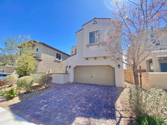 Foto del edificio - STUNNING 2 STORY HOME 3 BEDROOM/2.5 BATHROOM