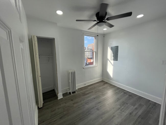 2nd bedroom - 2001 E Monmouth St