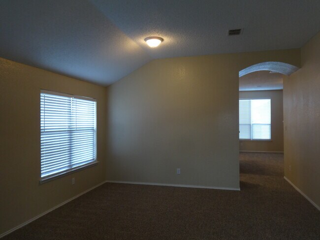 Foto del edificio - 6708 Lake Jackson Drive