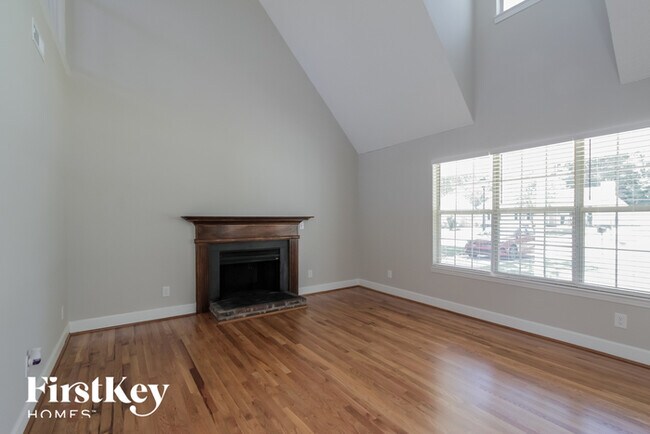 Foto del edificio - 3612 Cedar Bark Dr
