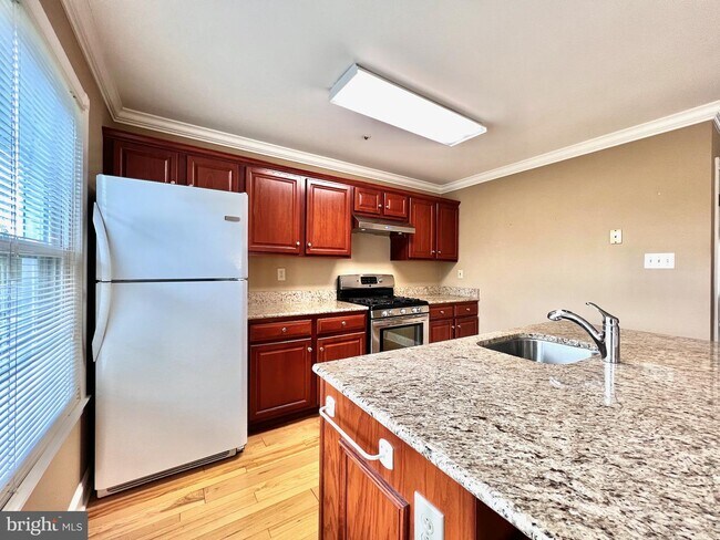Building Photo - 319 Huntington Ct