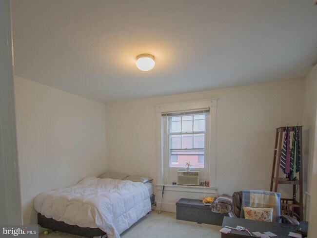 Building Photo - 1300 35th St NW
