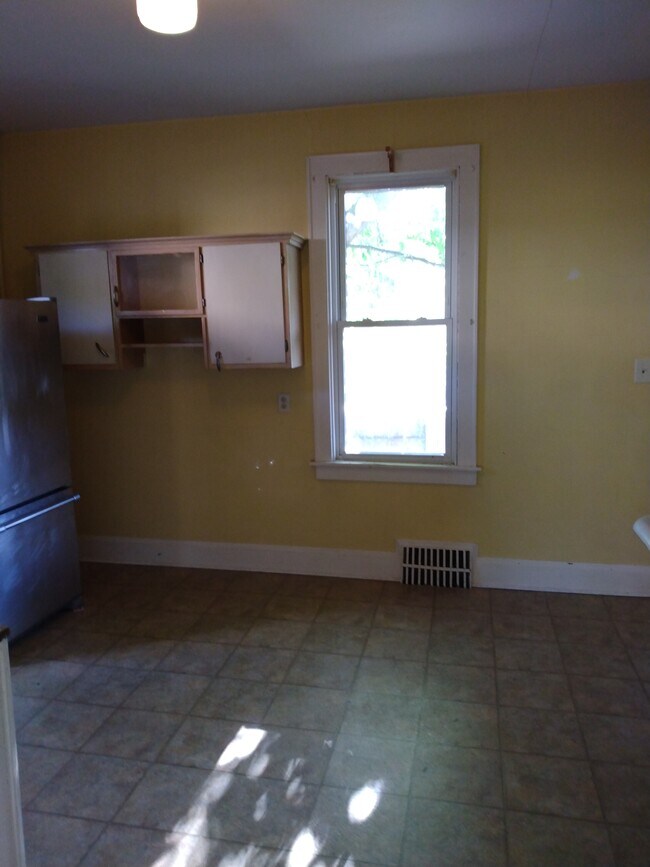 Building Photo - Cozy 1BED/1BATH Riverwest