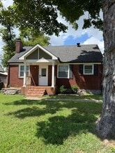 Building Photo - 1717 Stewart Pl