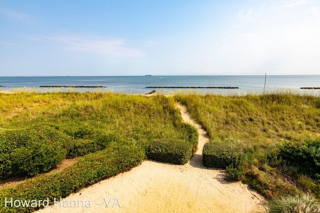 Building Photo - 2 br, 1 bath House - 4700 East Beach Drive #1