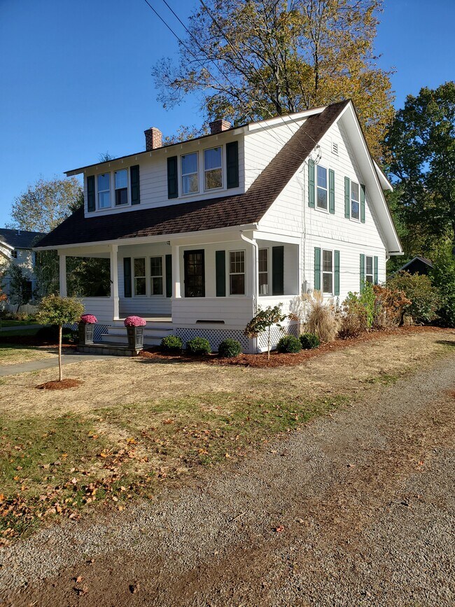 Building Photo - 16 Maple Ave