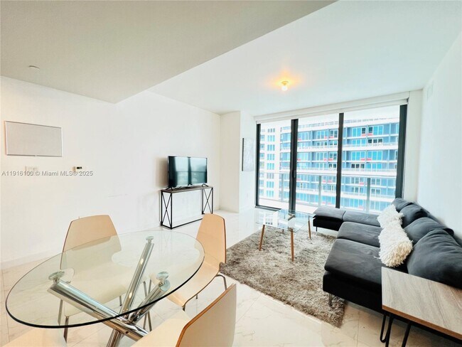 Foto del edificio - 1300 S Miami Ave