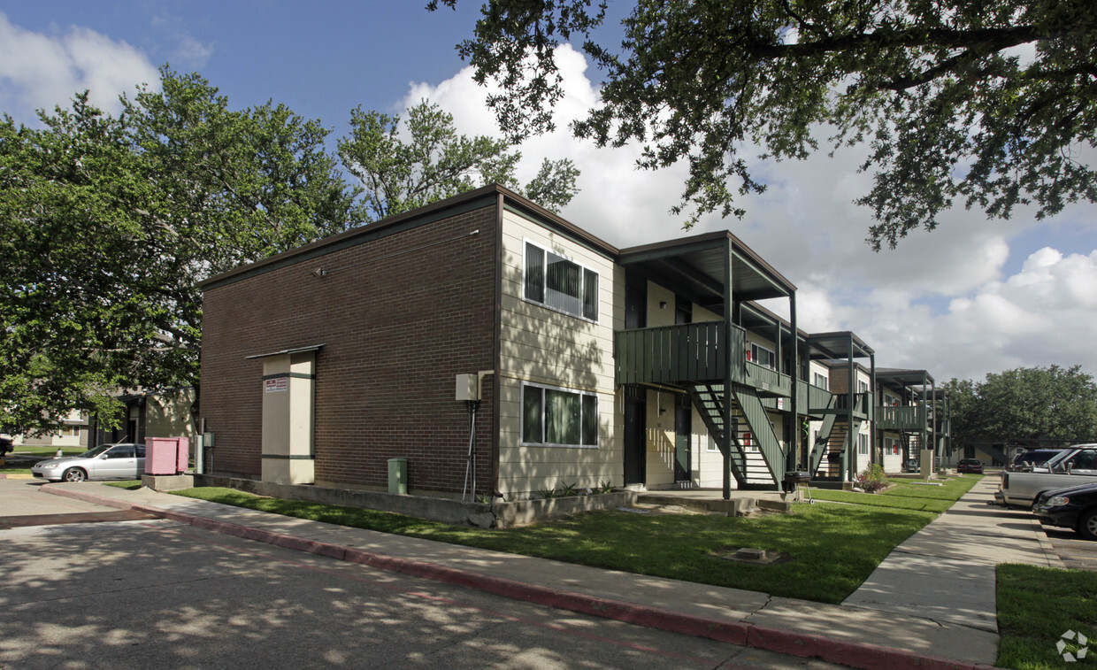 Primary Photo - Clemson Street Apartments