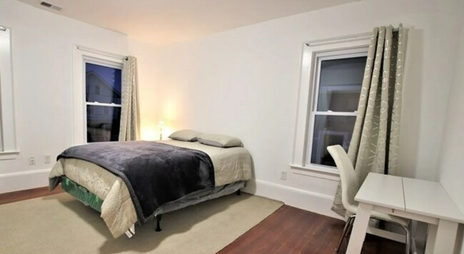 Foto del edificio - 8 Bedroom