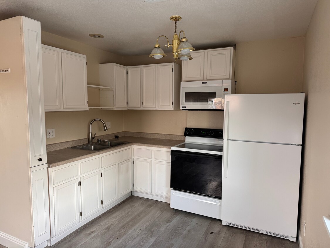 111 S Washington Ave, Manteca, CA 95336 House Rental in Manteca, CA