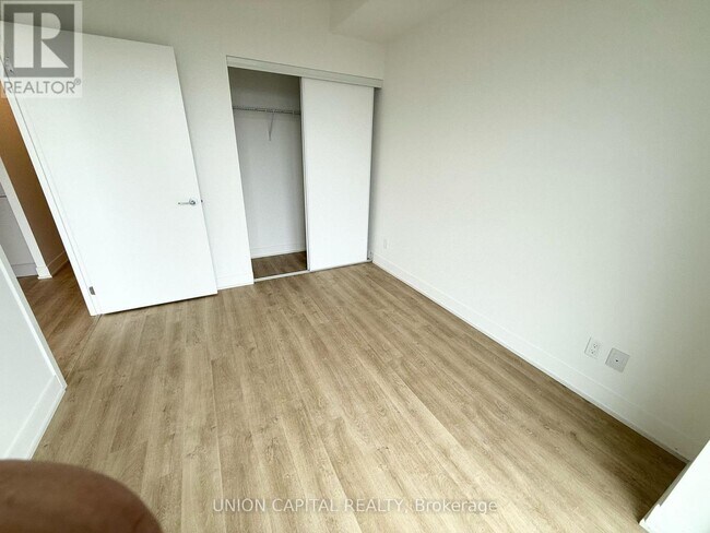 Building Photo - 56-1456 Andre de Grasse St