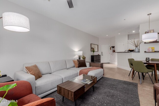 Foto del edificio - 1701 E Colter St