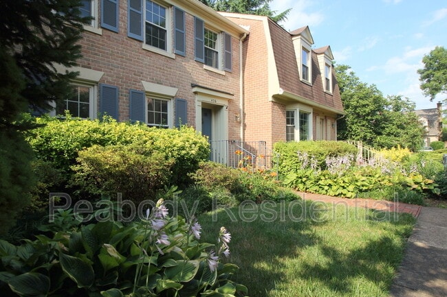 Building Photo - 436 N Park Dr