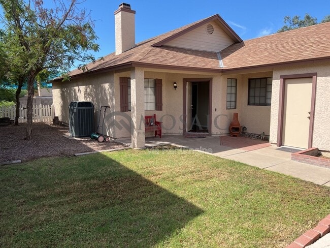 Building Photo - 921 S Val Vista Dr