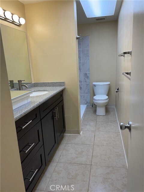 Foto del edificio - 22714 Maple Ave