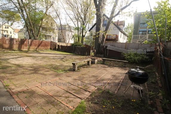 Building Photo - 10 Appleton St