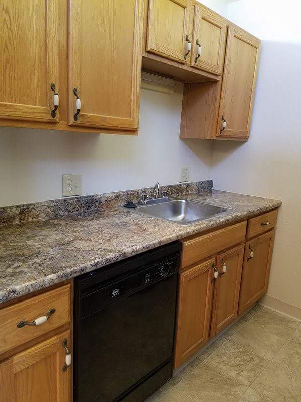 Canterbury Apartments 1517 Canterbury Trl Mount Pleasant, MI