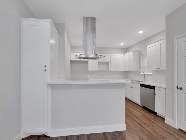 Building Photo - 430 Schmidt Rd