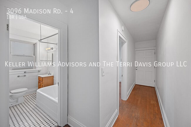 Foto del edificio - 3096 Madison Rd