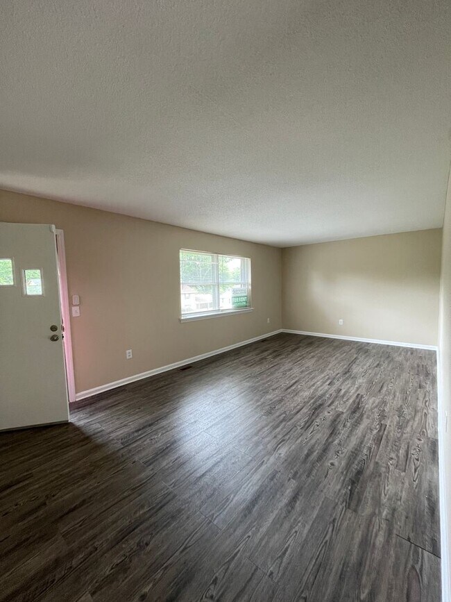 Building Photo - One Month Free please ask for details!!!!