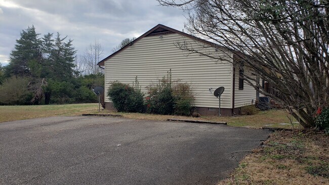 Foto del edificio - 2082 Dogtown Rd