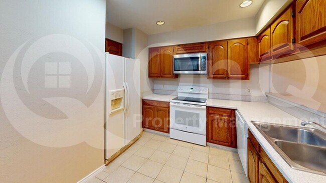 Building Photo - 9712 Summerwood Cir