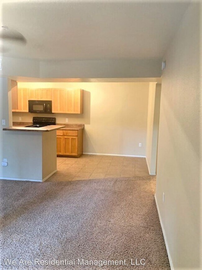 Foto del edificio - 1385 W University Ave