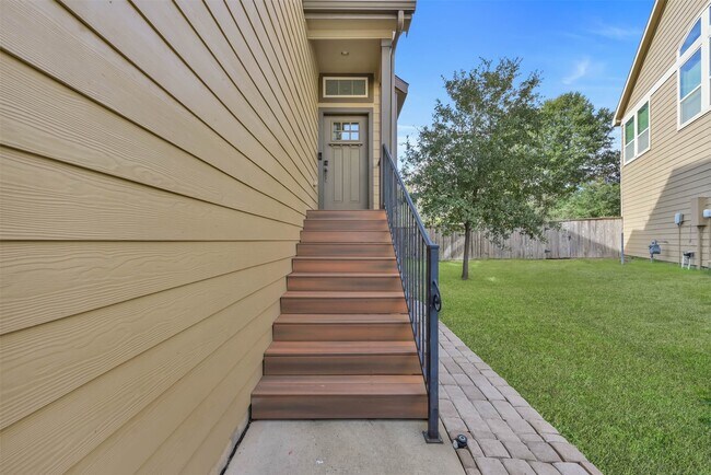 Foto del edificio - 210 Cheswood Forest Pl