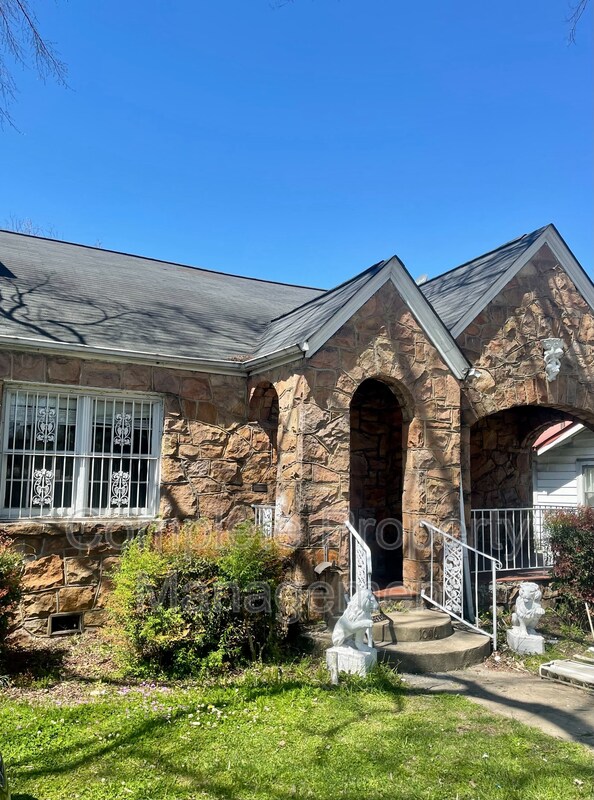 Primary Photo - 1006 Overton Ave