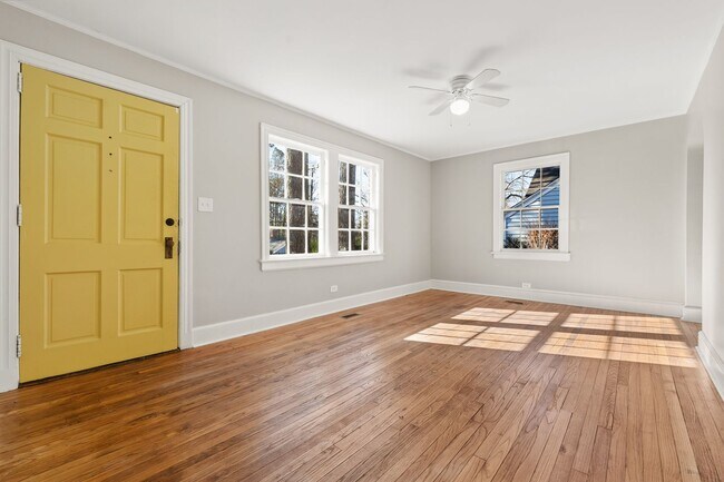 Building Photo - Charming Home 2 Bedroom Cottage with Fenced Yard Near Downtown Durham