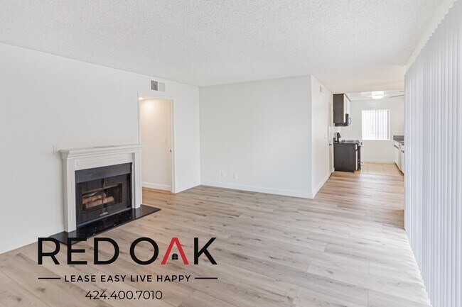 Foto del edificio - ~1 Month FREE~ Spacious Three Bedroom with...