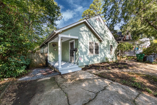 Building Photo - 1719 Club Rd