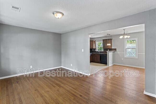 Foto del edificio - 236 N Blake St