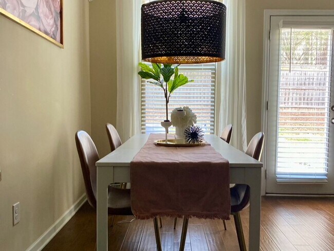 Foto del edificio - 3 Bedroom Single Family Home in Atlanta