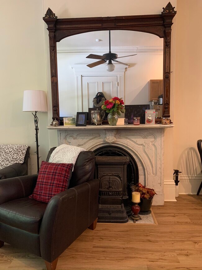 Building Photo - 134 W Boston Post Rd