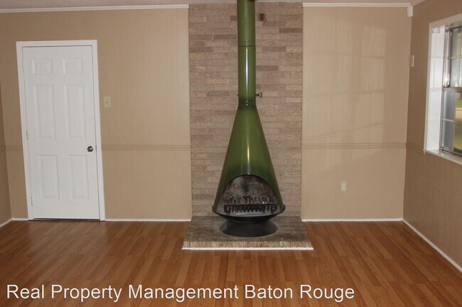 Building Photo - 3 br, 1.5 bath House - 9654 Governor Beauv...