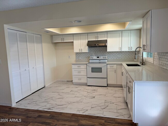 Foto del edificio - 1657 W Hazelwood St