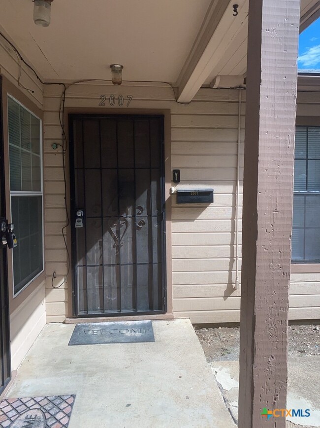 Building Photo - 2007 Elkins Ave